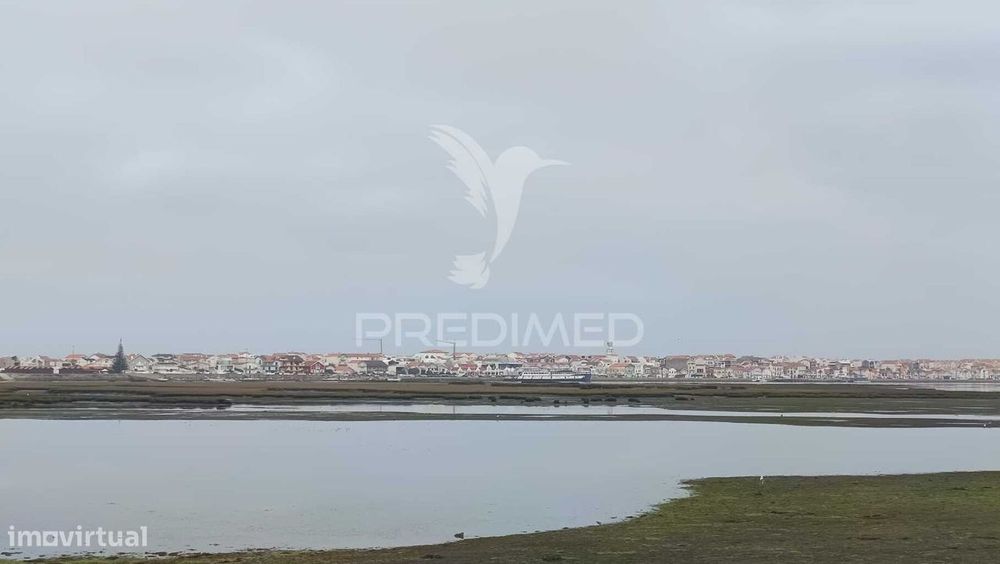 Terreno urbano com vista ria