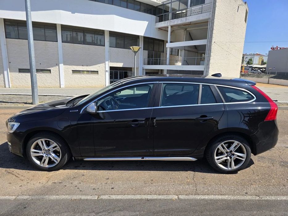 Volvo V60 ver-2-4-d6-summum-awd-phev