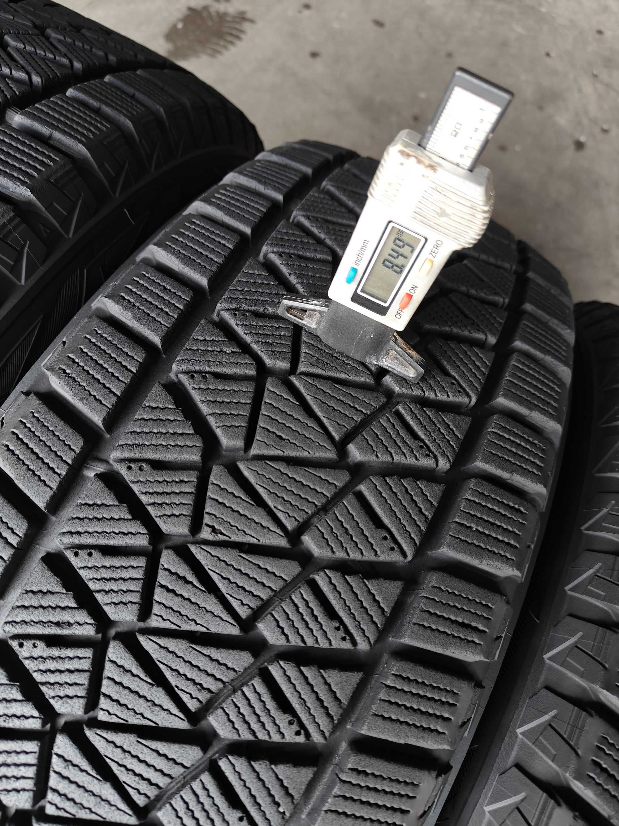 Bridgestone Blizzak DM-V2 R17 225 65 зимові шини арктична липучка