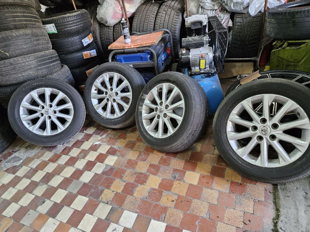 215/60R16 Toyota camry комптект колес оригинал