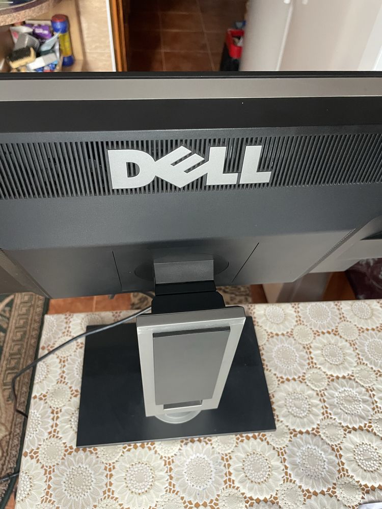 Монитор компьютерный Dell 2209WAf