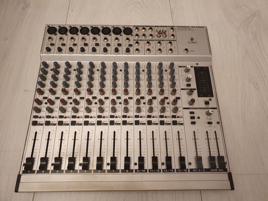 Mixer Behringer MX 2004A