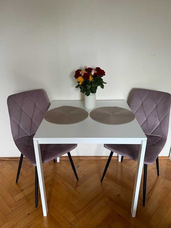 Stół 75x75x74 + 2 krzesła