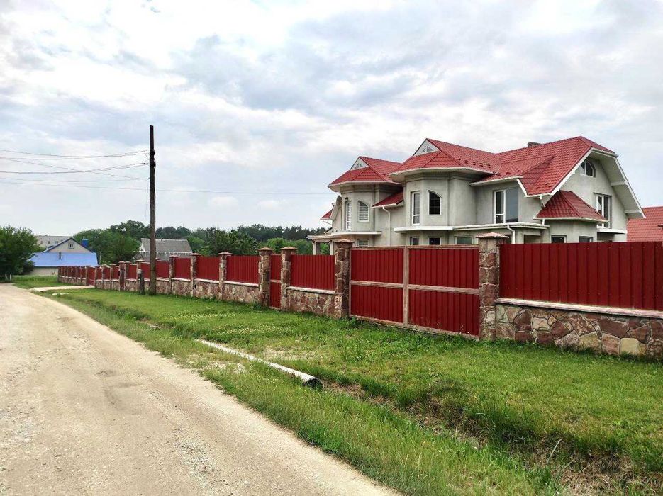 Продається 2-поверховий будинок