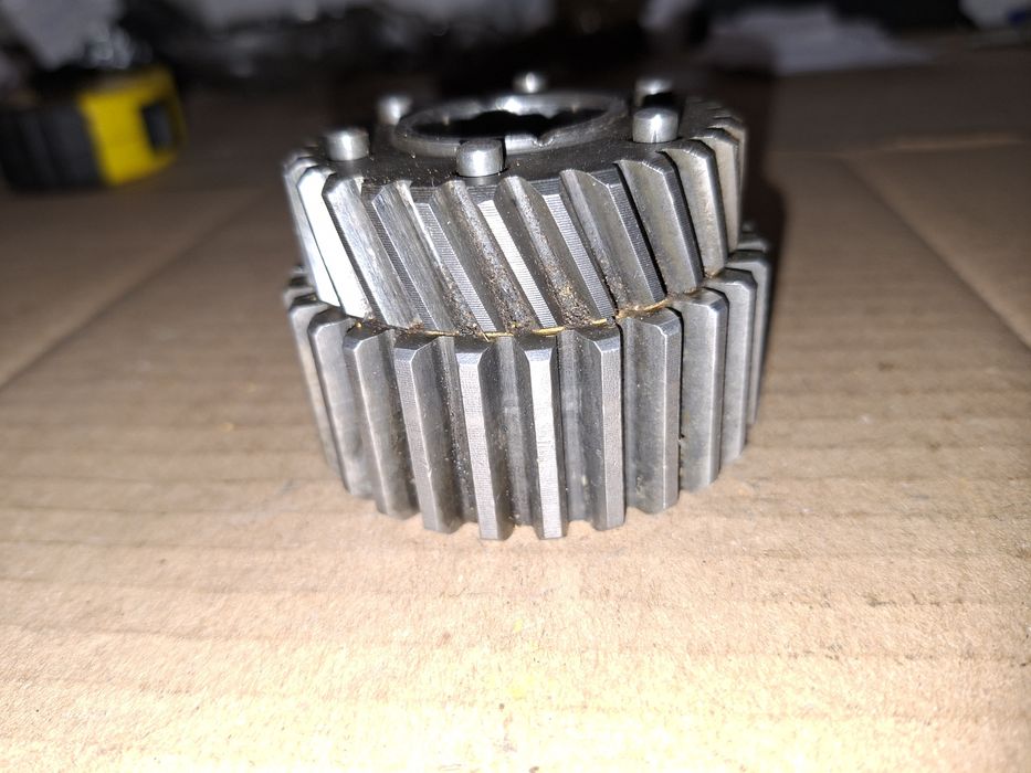 Oryginalny DDR zabierak silnika skrzyni mz