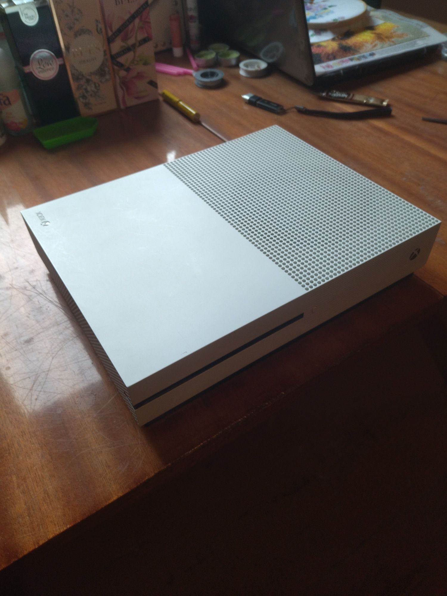 Продам Xbox one s