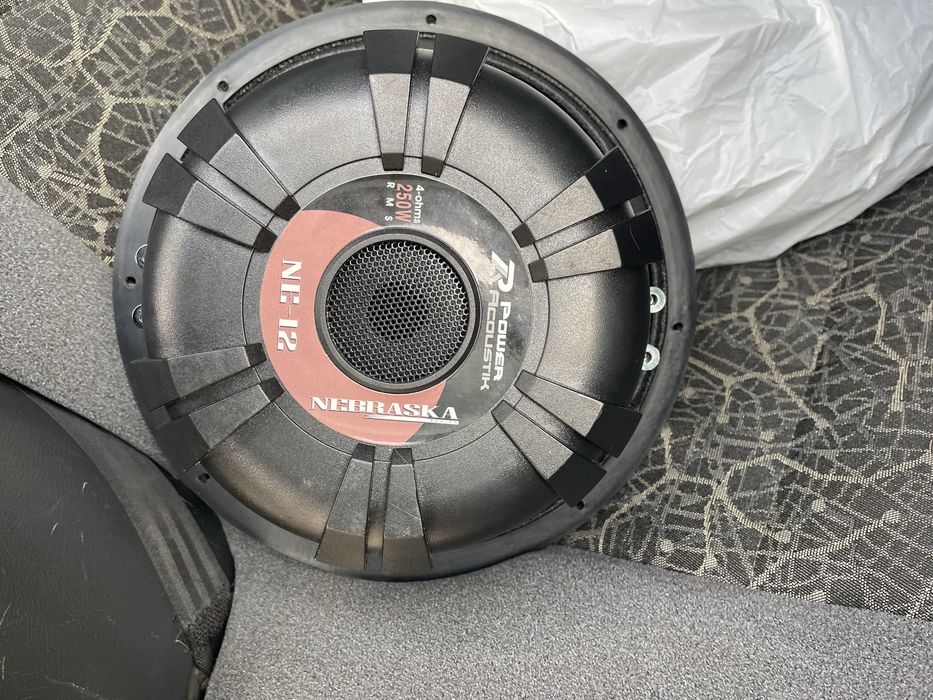 Сабвуфер з коробом 12