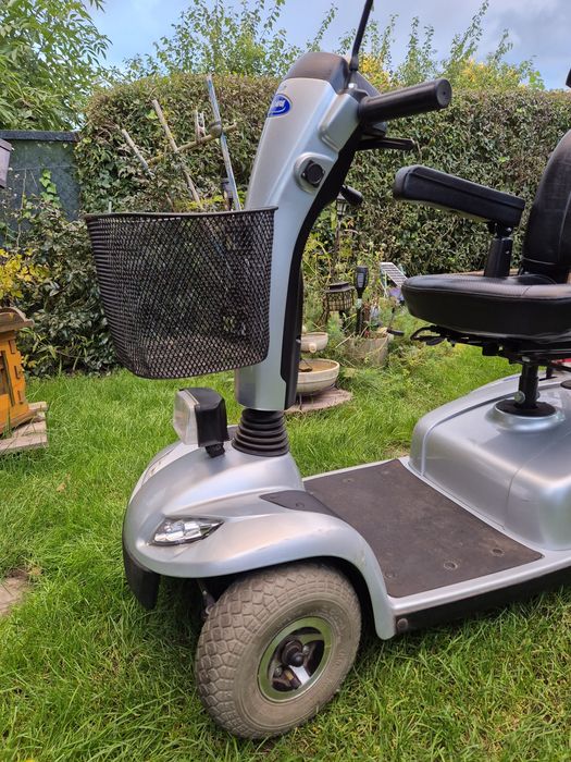 Wózek inwalidzki elektryczny INVACARE LEO