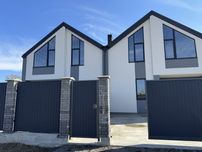 Продам двоповерховий будинок (дуплекс) в с. Білогородка. Без комісії!