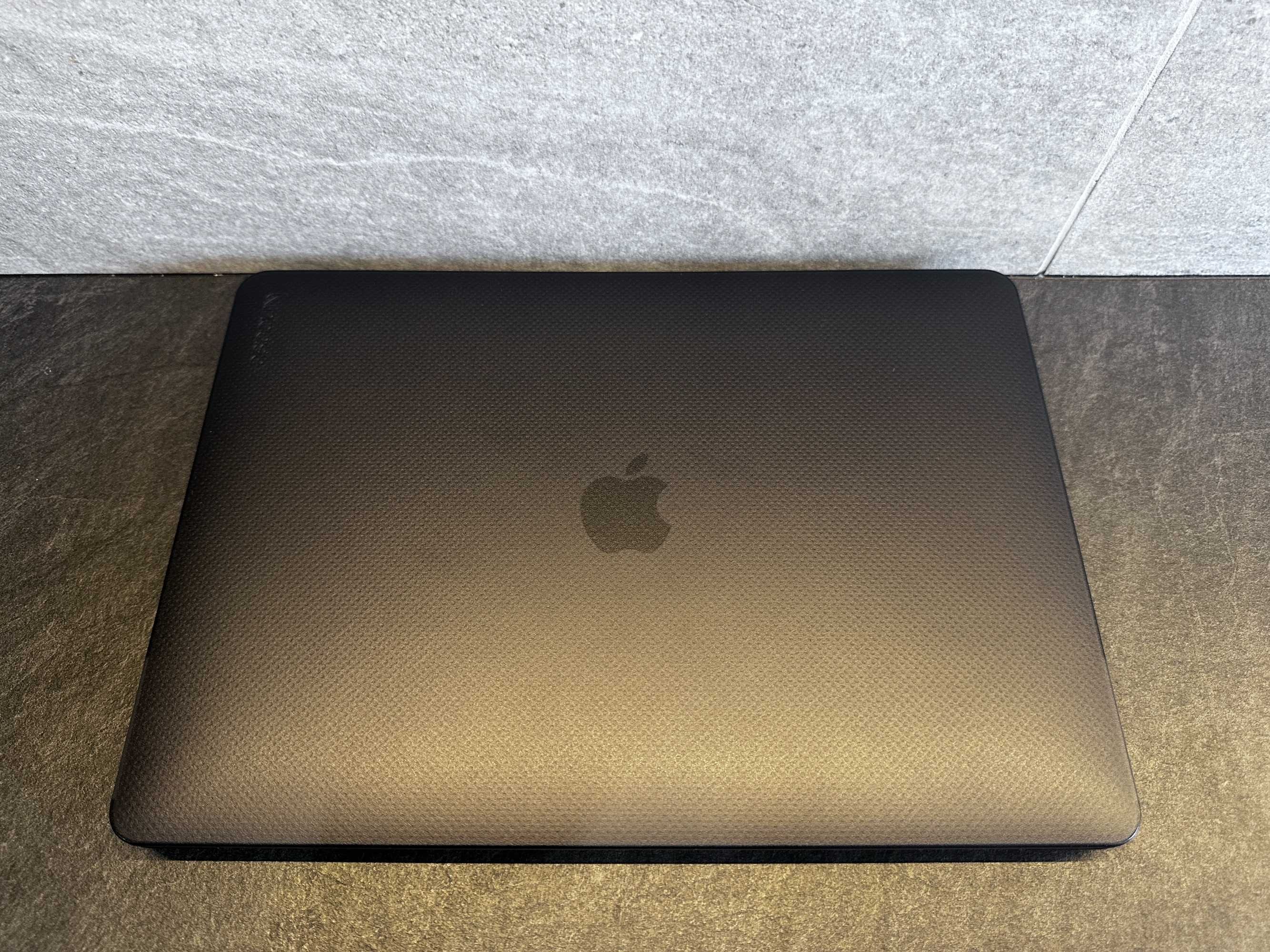 MacBook Pro 13” M2 2022 8GB RAM 512 GB SSD 99 cykli Space Gray idealny