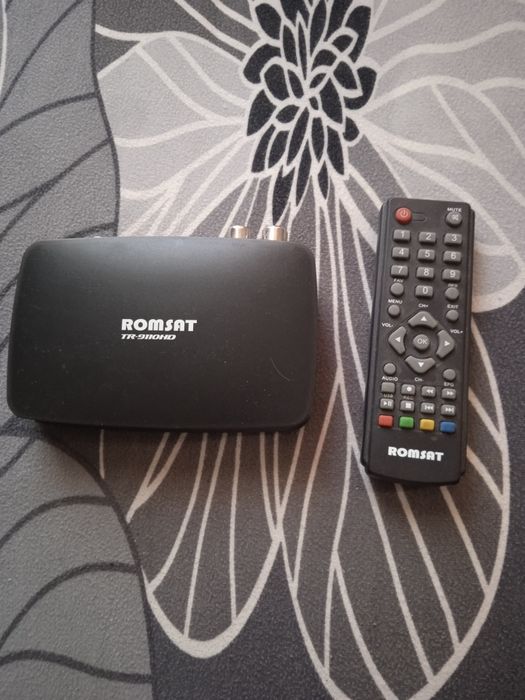 Продам не дорого тюнер Т2