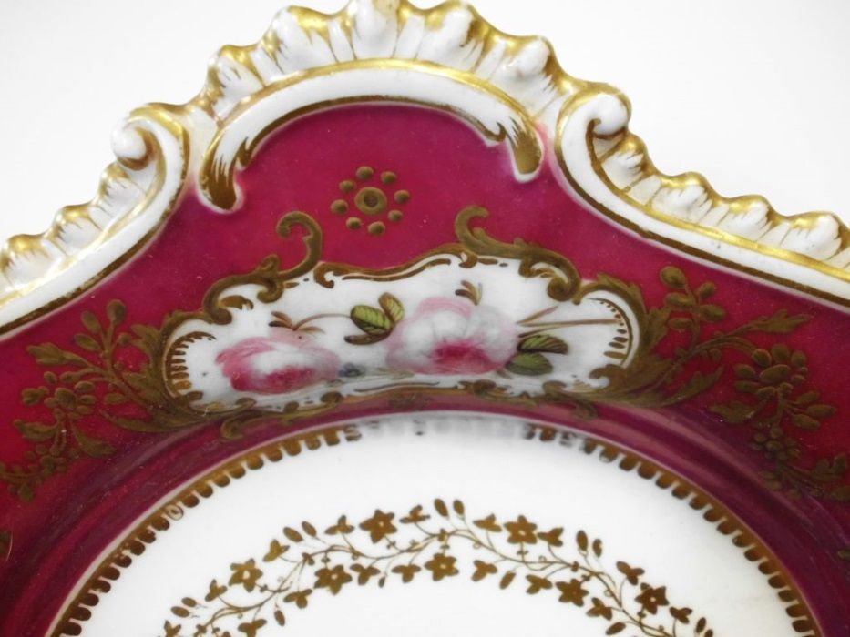 fantástico antigo prato em porcelana francesa pintada á mão-Sec. XIX