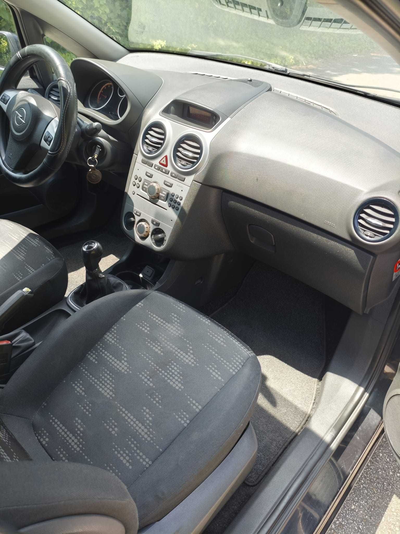 Opel Corsa 1.2  Gasolina com 83.000 Km