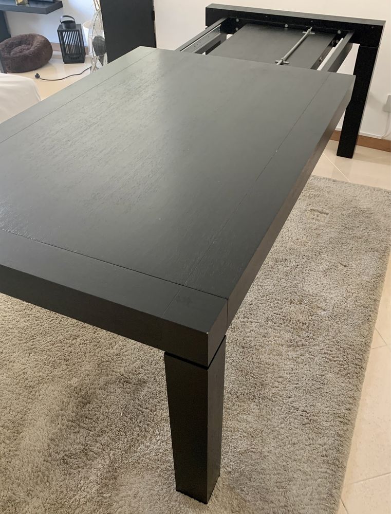 Mesa de sala extensível com 6 cadeiras