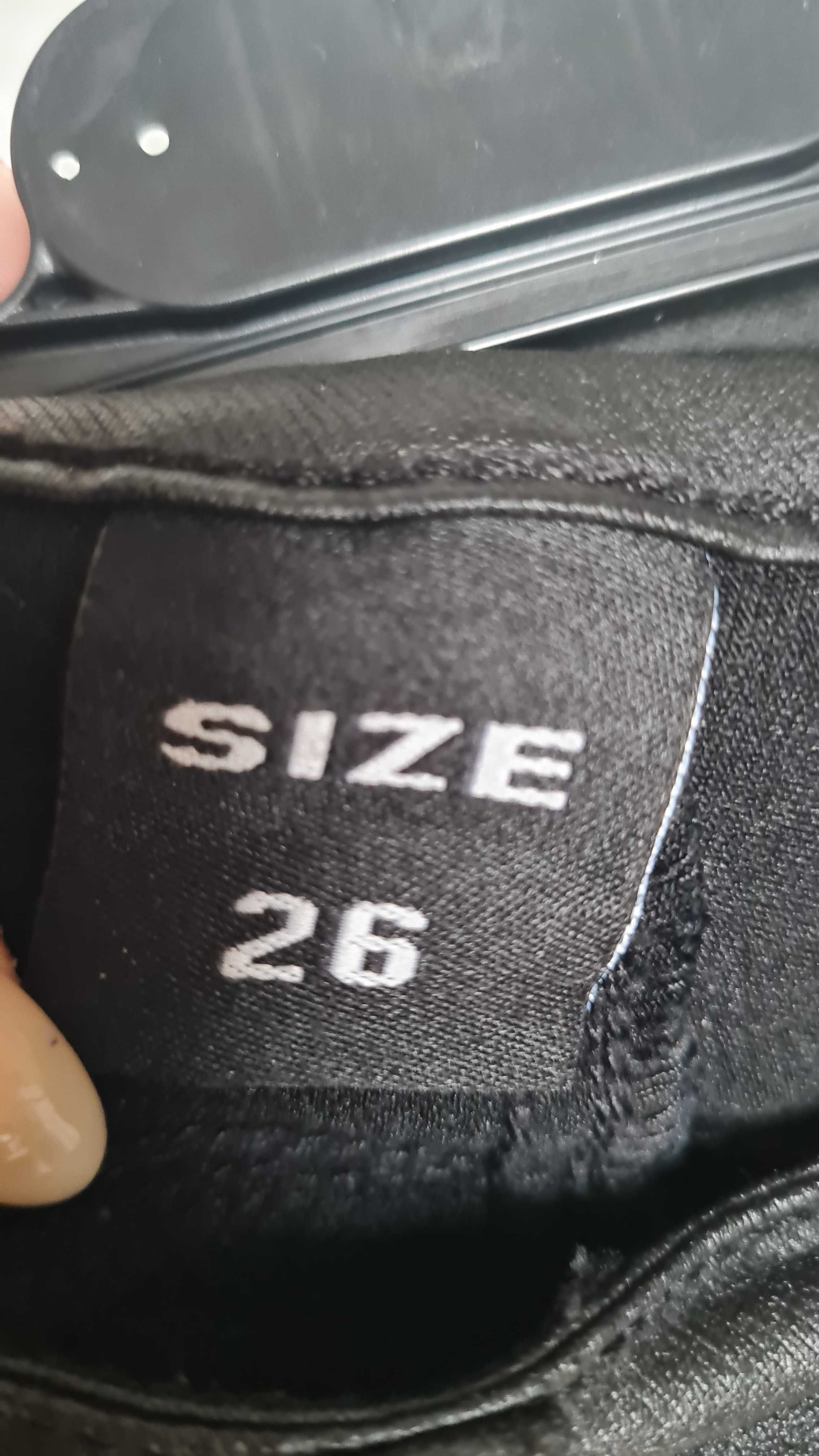 Spodnie woskowane z wysokim stanem Fashion Jeans XS