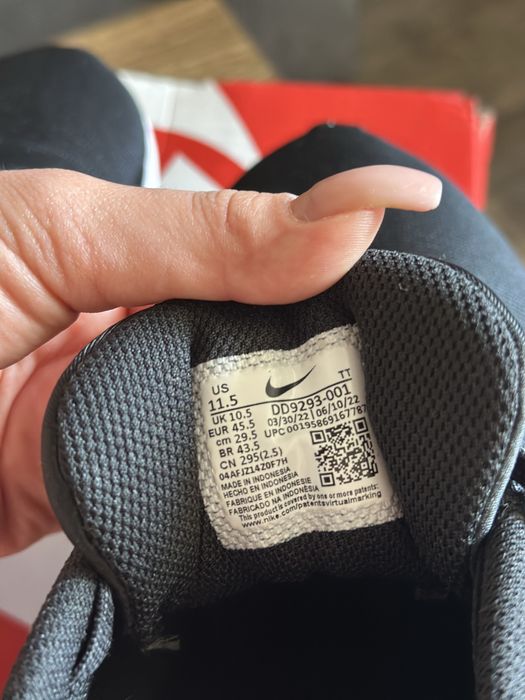 кросівки Nike абсолютно нові
