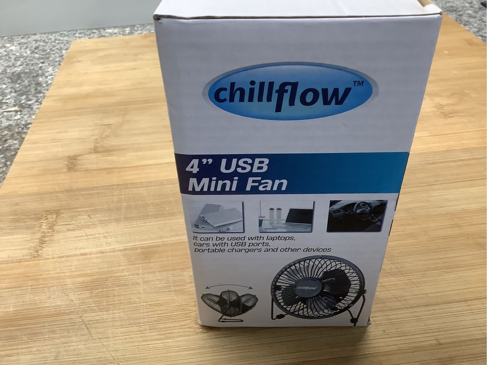 Ventoinha portátil com carregamento USB marca ChillFlow Nova