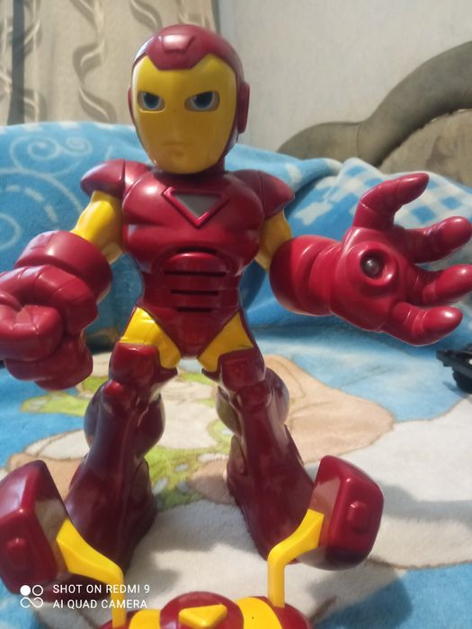 Продам робота  Железного человека