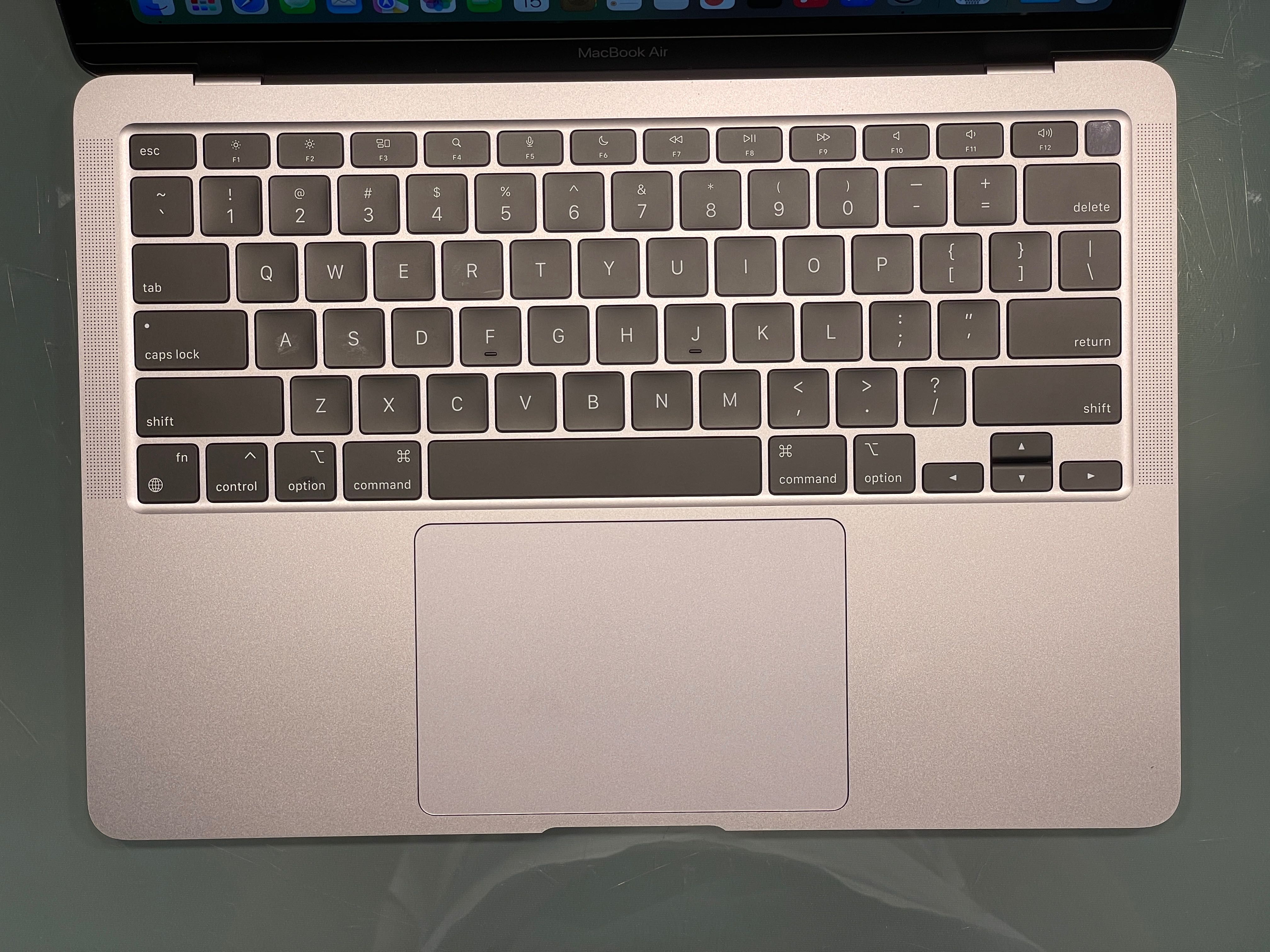 2020 MacBook Air A2337 13" M1 8GB 256GB