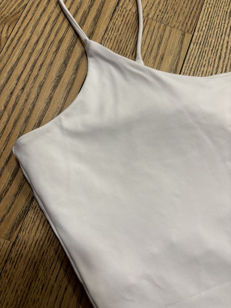 Reserved biały top na ramiączkach basic S