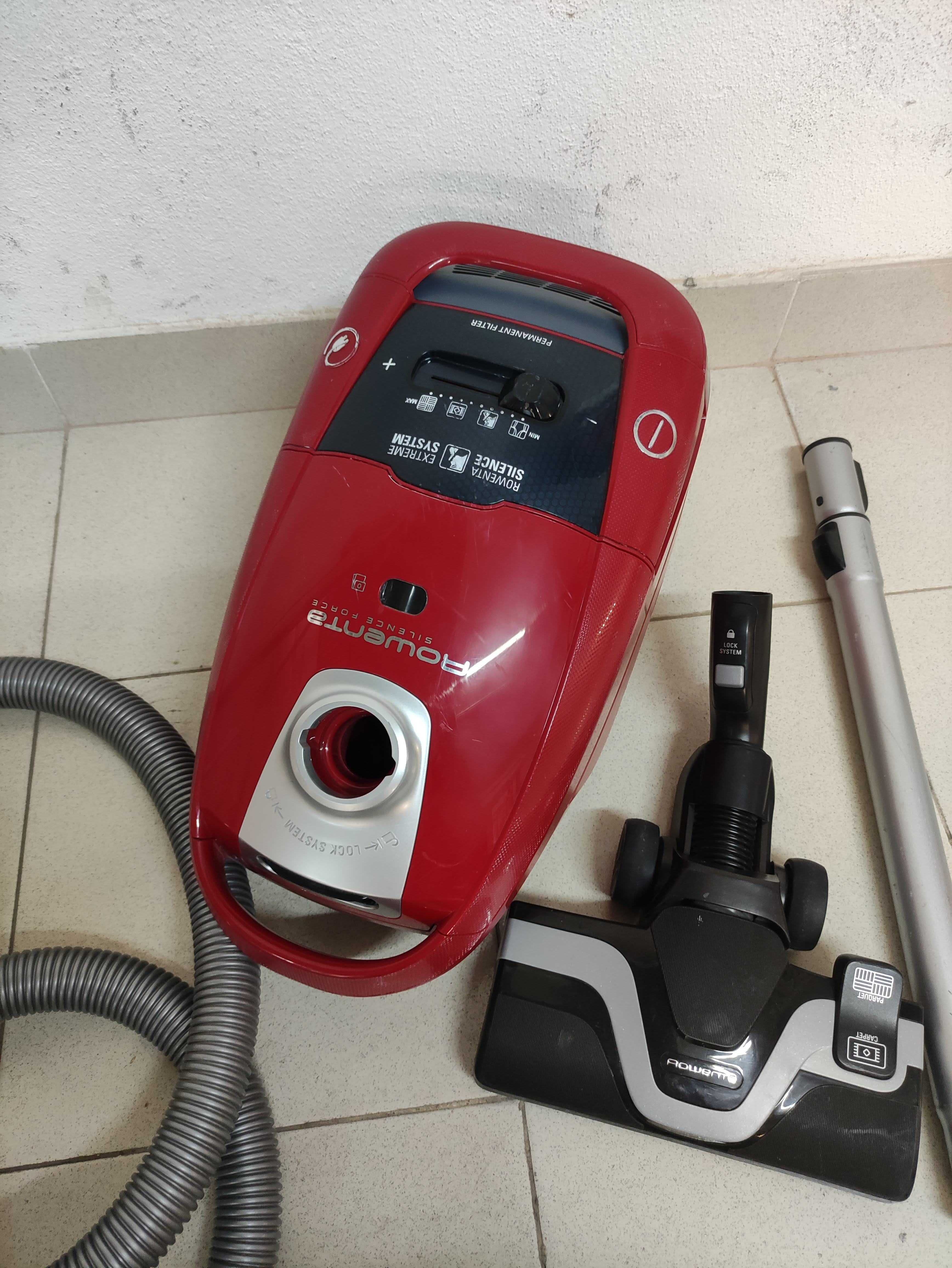 Aspirador com Saco ROWENTA Silence Force [ DP14 ]