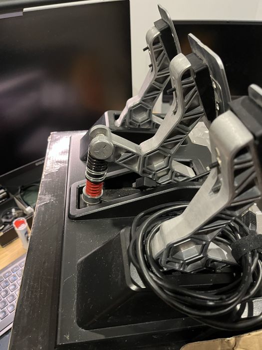 Pedais Thrustmaster TLCM - com célula de carga