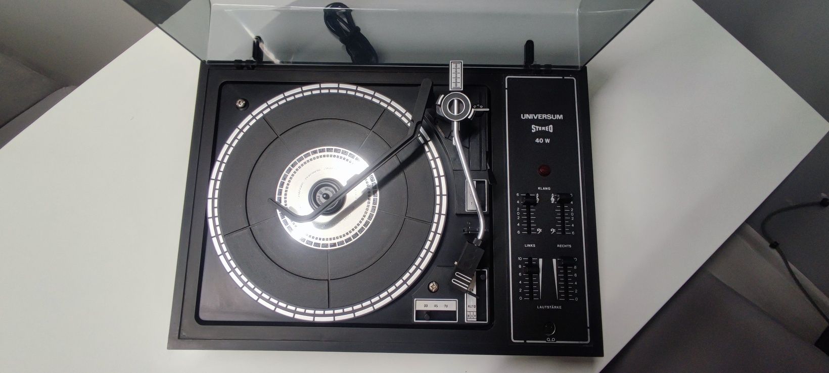 Gramofon UNIVERSUM FWV 101