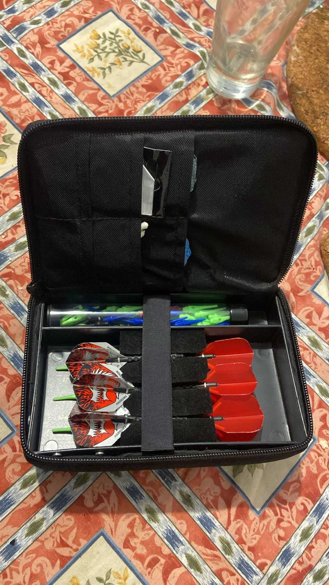 Bolsa com setas de ponta de plástico