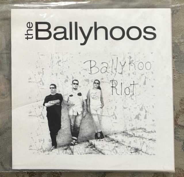 Single The Ballyhoos – Ballyhoo Riot