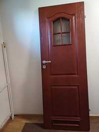 Drzwi z przekręcanym zamkiem, Mahoń