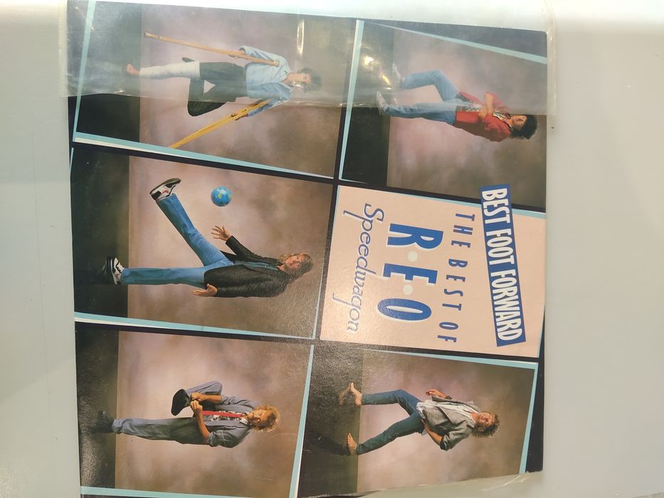 Cd' de vinil com pouco uso