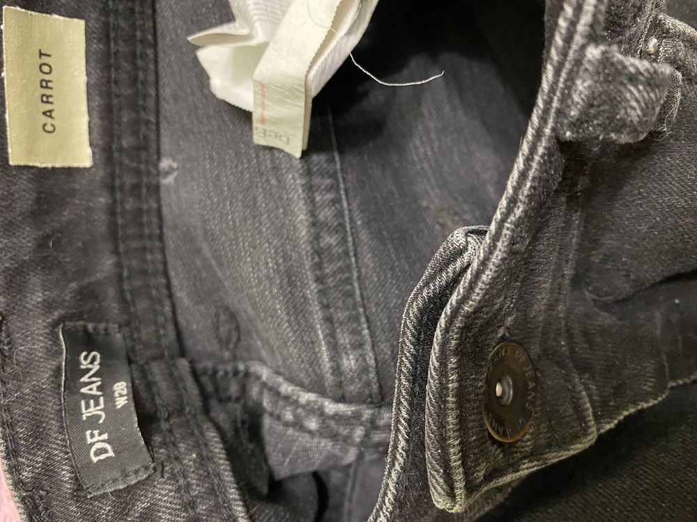 Чоловічі завужені джинси із дірками 28 розмір