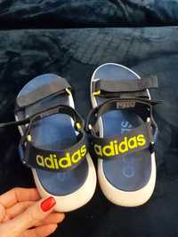 Używane sandały Adidas
