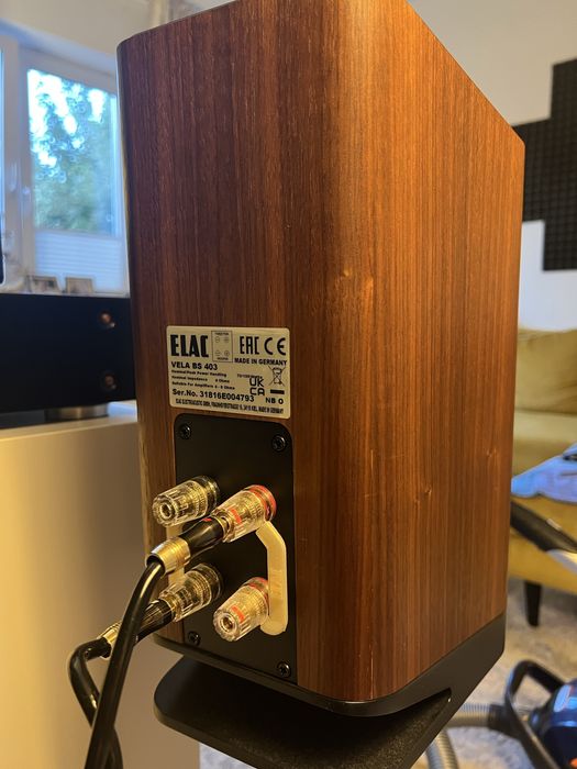 Elac Vela BS 403 Orzech olejowany - glosniki podstawkowe.