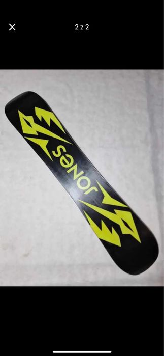 Deska snowboardowa jones