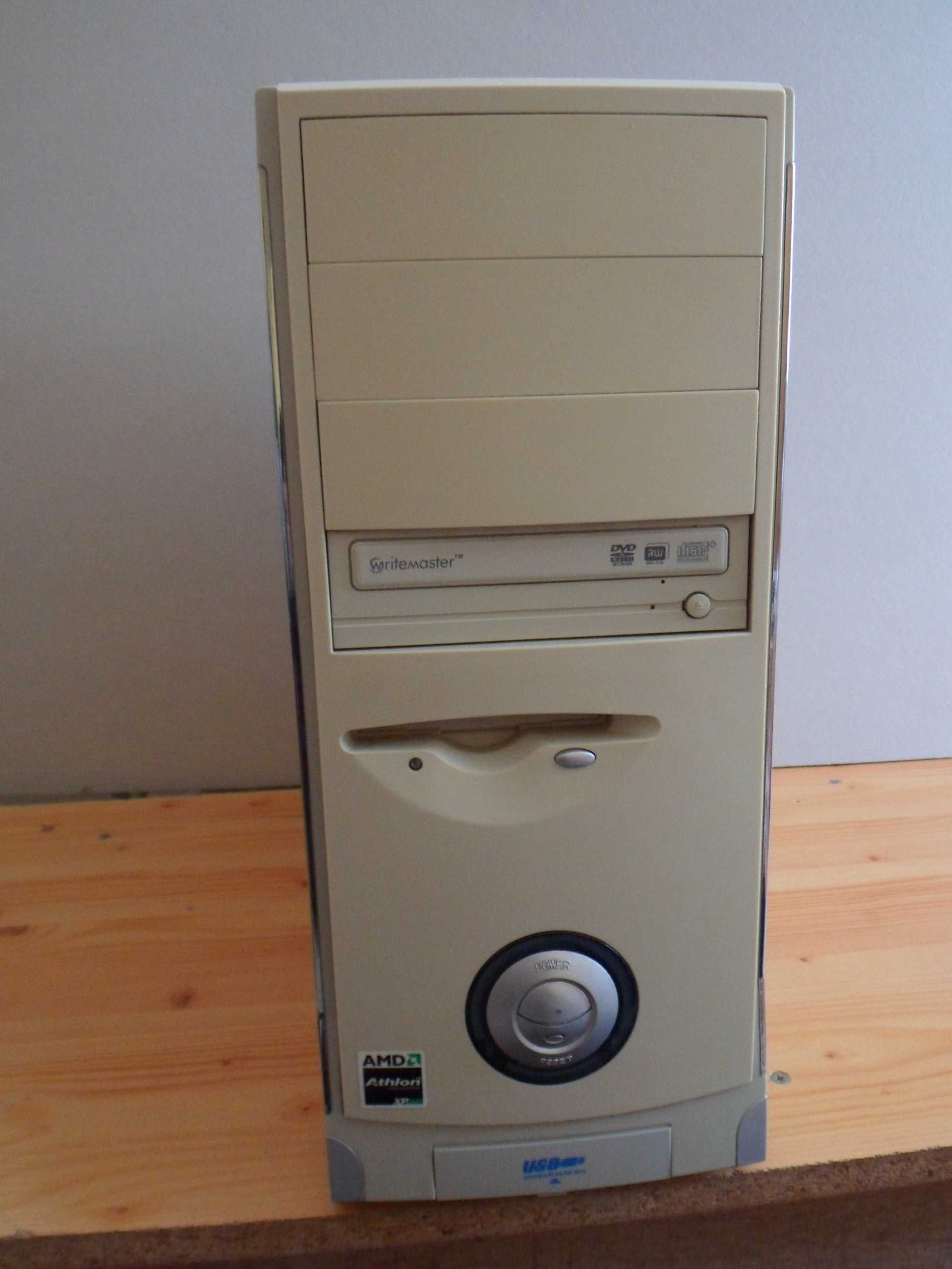 Komputer AMD - jednostka centralna.