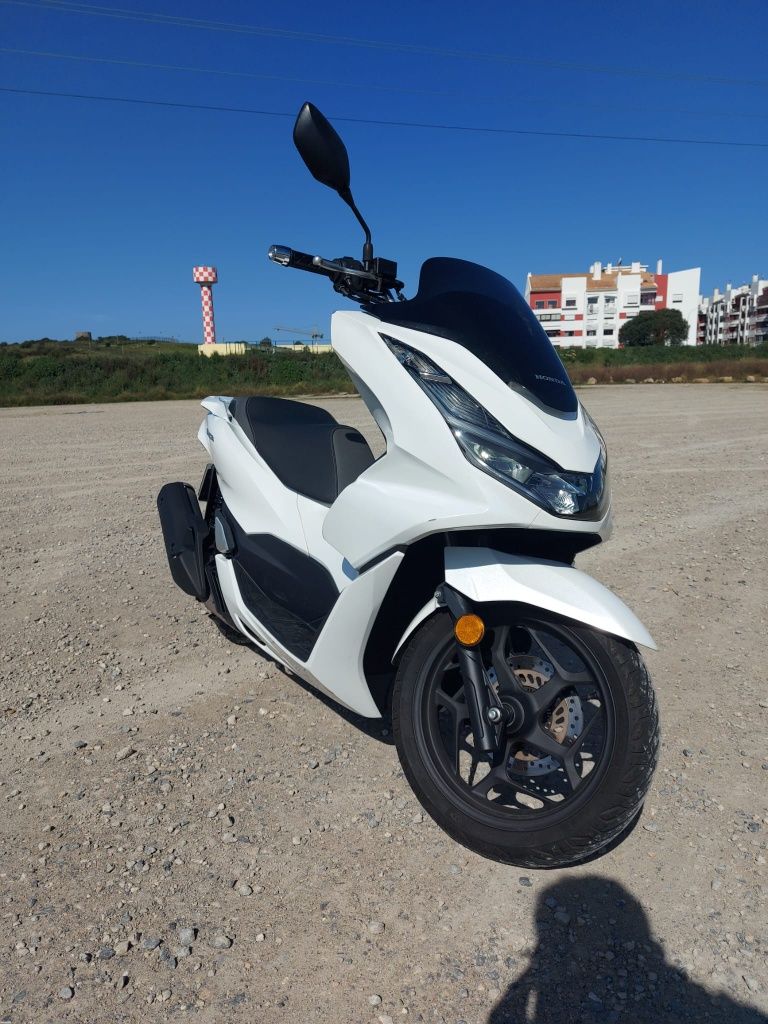 Aluguel/Rent Honda PCX 125 e Yamaha Nmax 60€