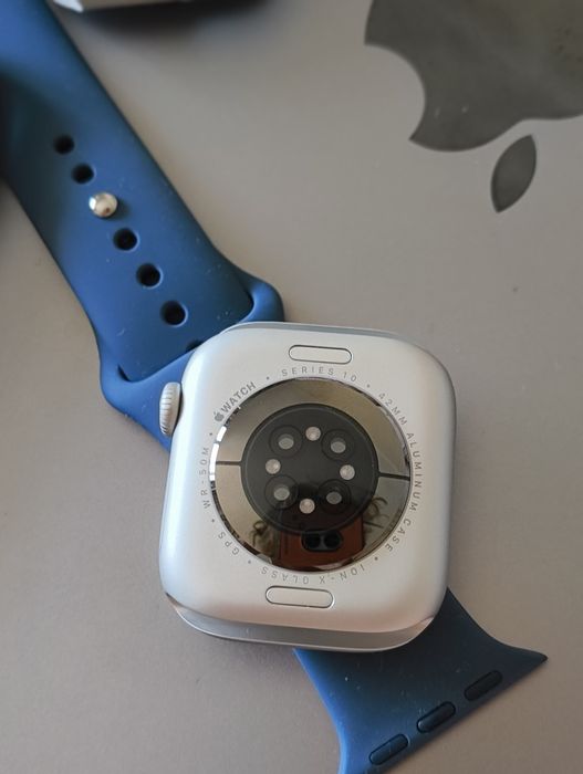 Apple Watch Series 10 – 42 mm – Srebrny – Silikonowy pasek – NOWY