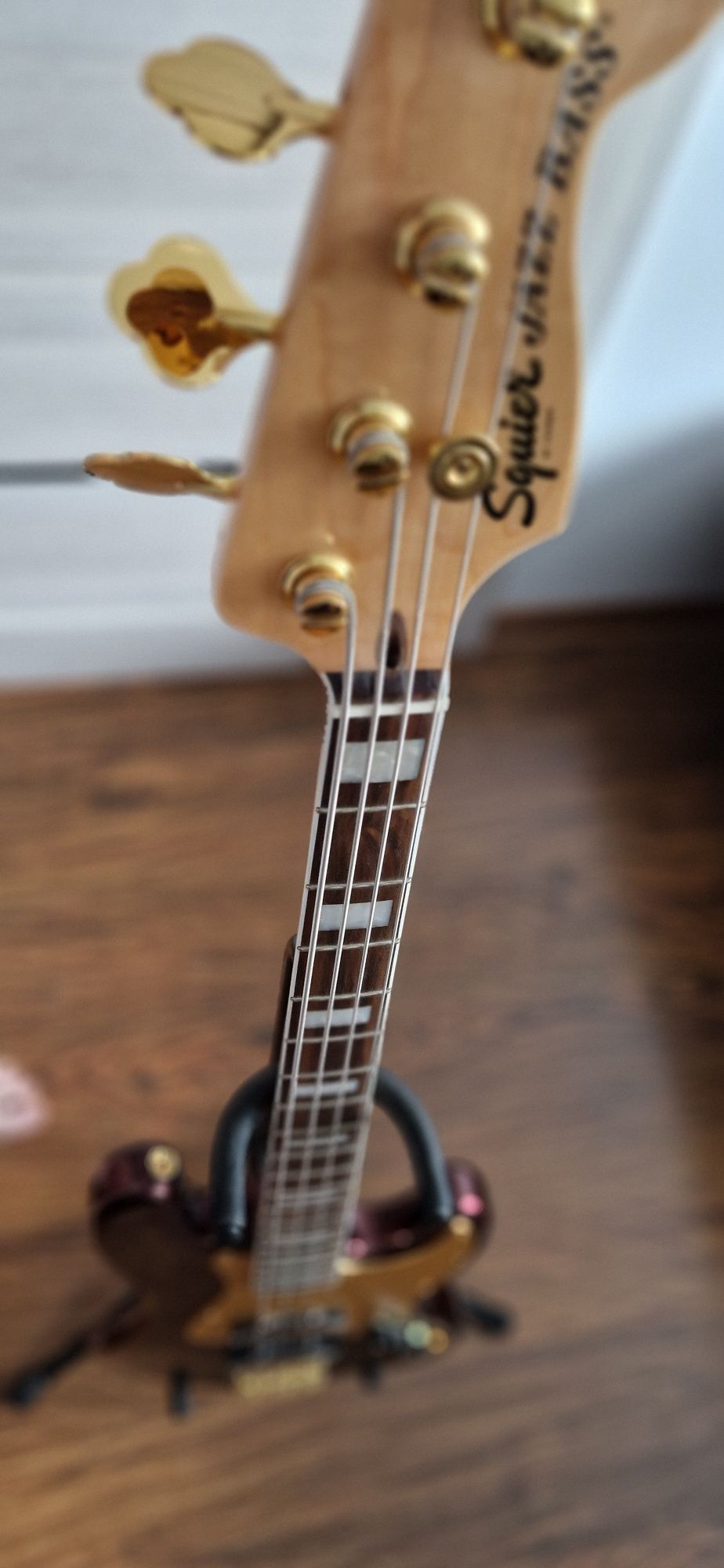 Squier 40th Anniversary Jazz Bass Gold Edition, Ruby Red Metallic