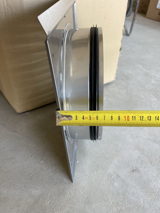 Czerpnia wyrzutnia z okapnikiem fi245 nowa