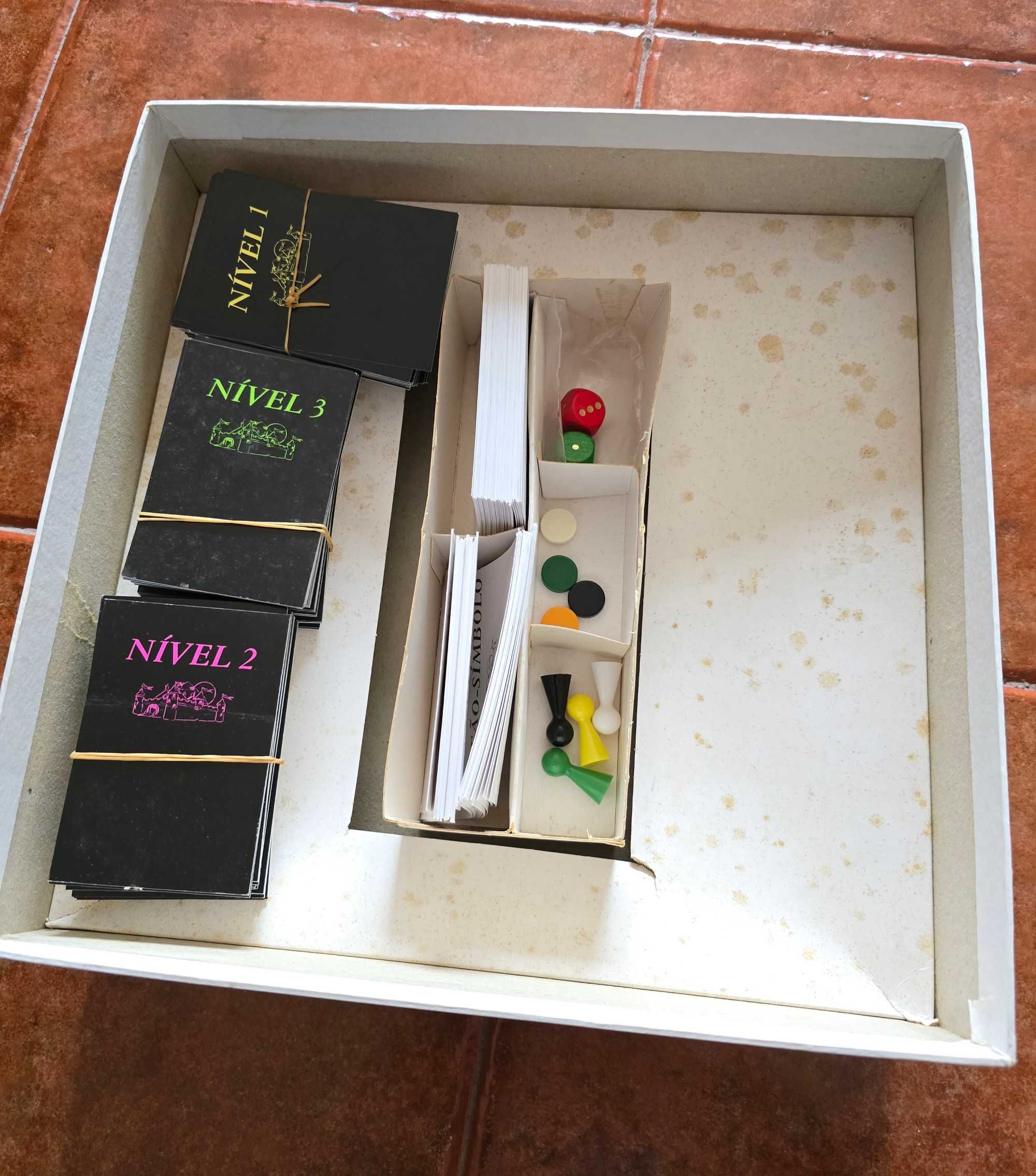 Jogo de tabuleiro Castelo do Prazer versão antiga