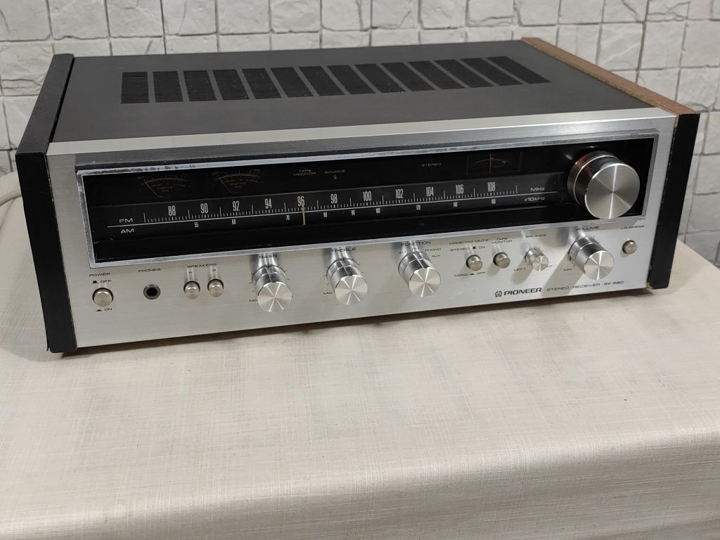 Pioneer SX-590 Analogowy amplituner FM stereo vintage