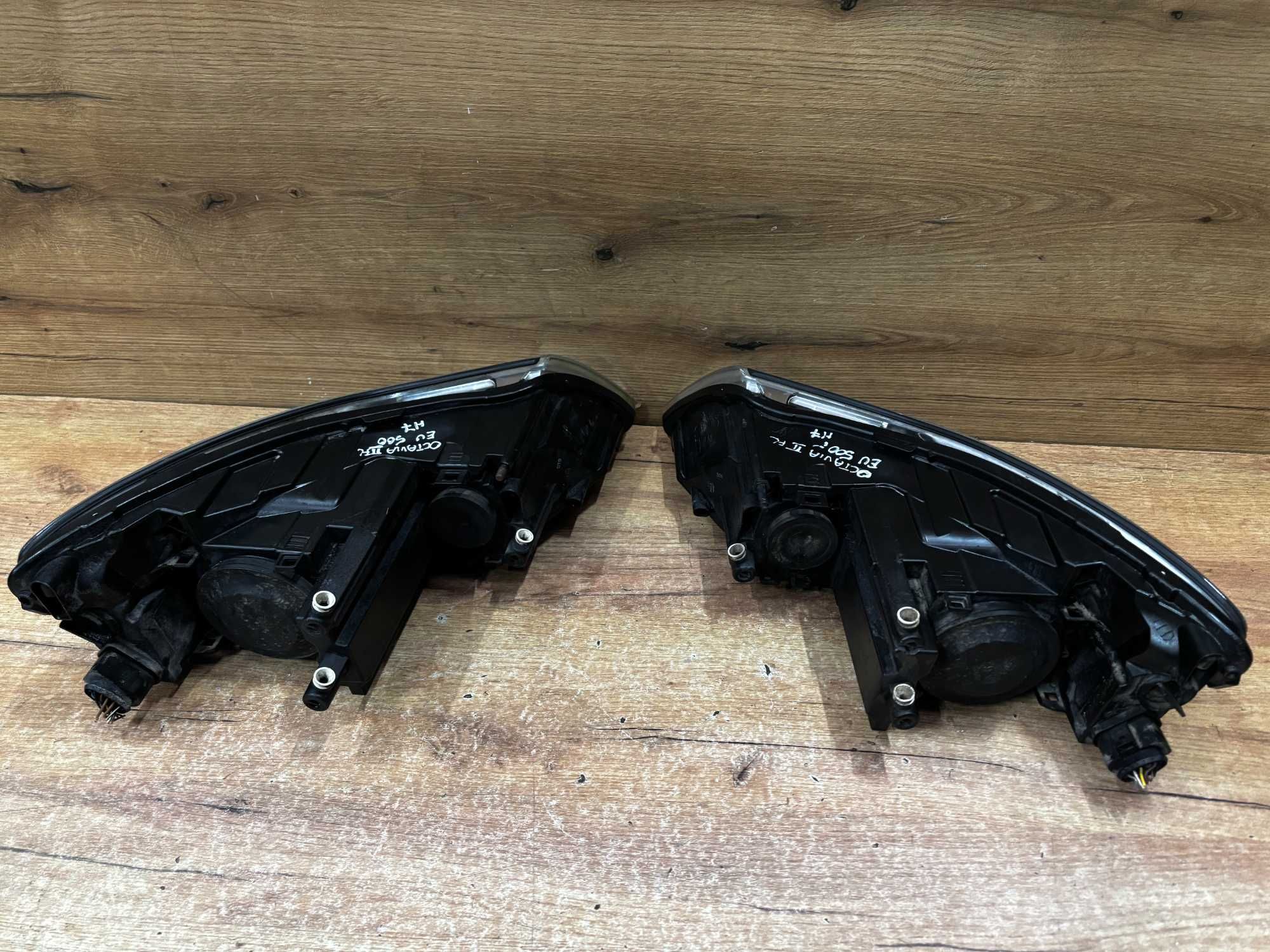 Lampa przednia lewa prawa Skoda Octavia II lift
