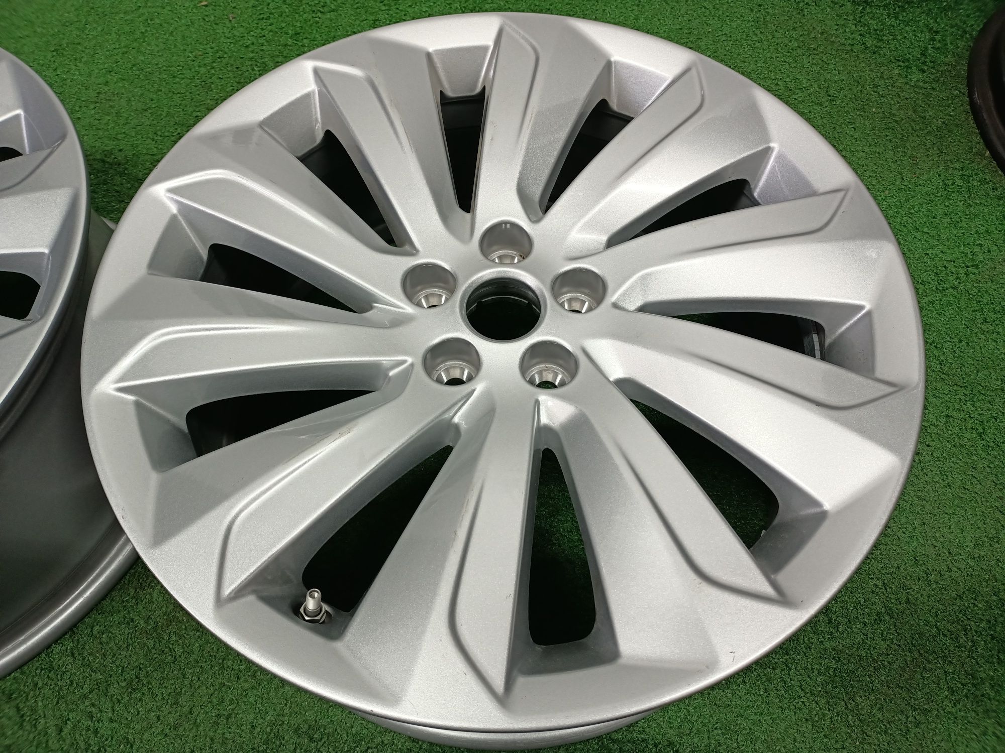 19" felgi 5x108 Et40 Oryginalne Jaguar Land Rover Ford Volvo Wysyłka