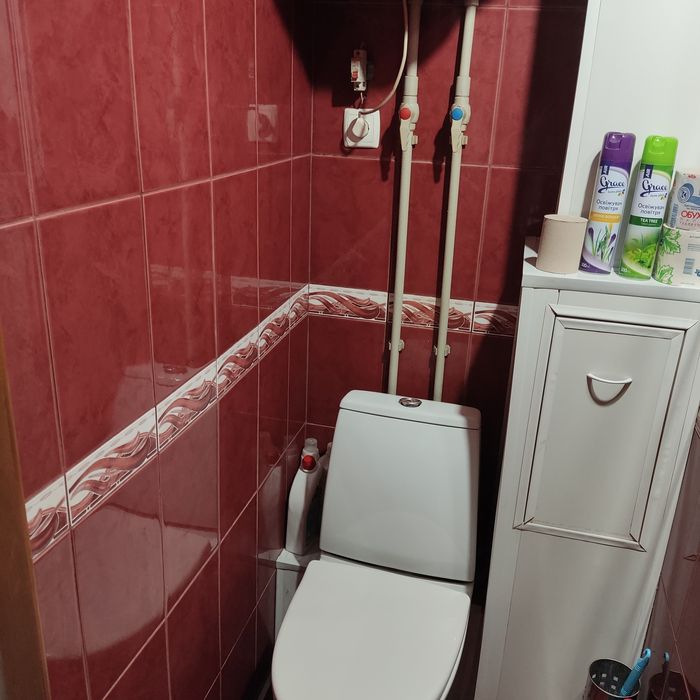 Двокімнатна,район Критого ринку!