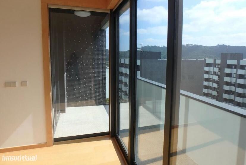 Apartamento T2 Portela com 2 lugares estacionamento, Quinta da Portela