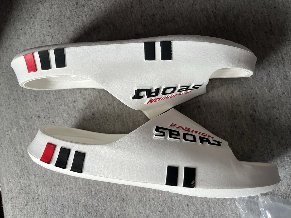 Klapki białe na basen 25,5 cm