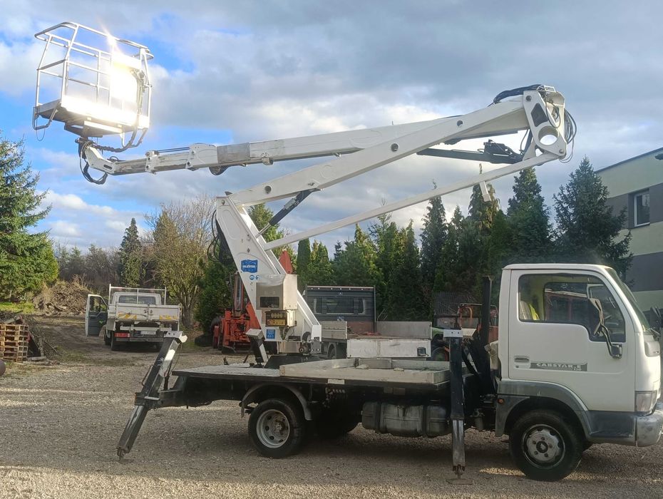 Podnośnik koszowy Nissan Cabstar 21m