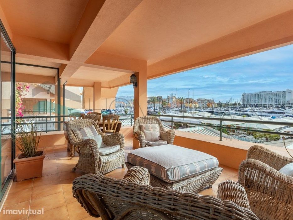 Oportunidade Excecional - Apartamento T2 na Primeira Linha da Marin...