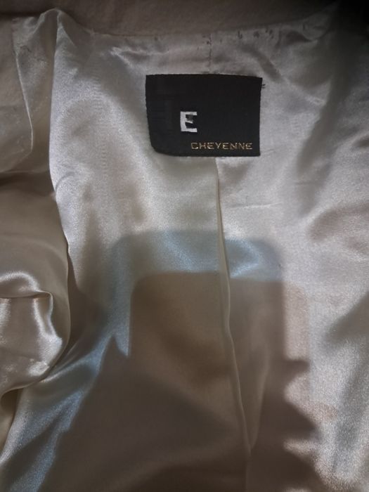 Casaco da cheyenne  muito bom estado